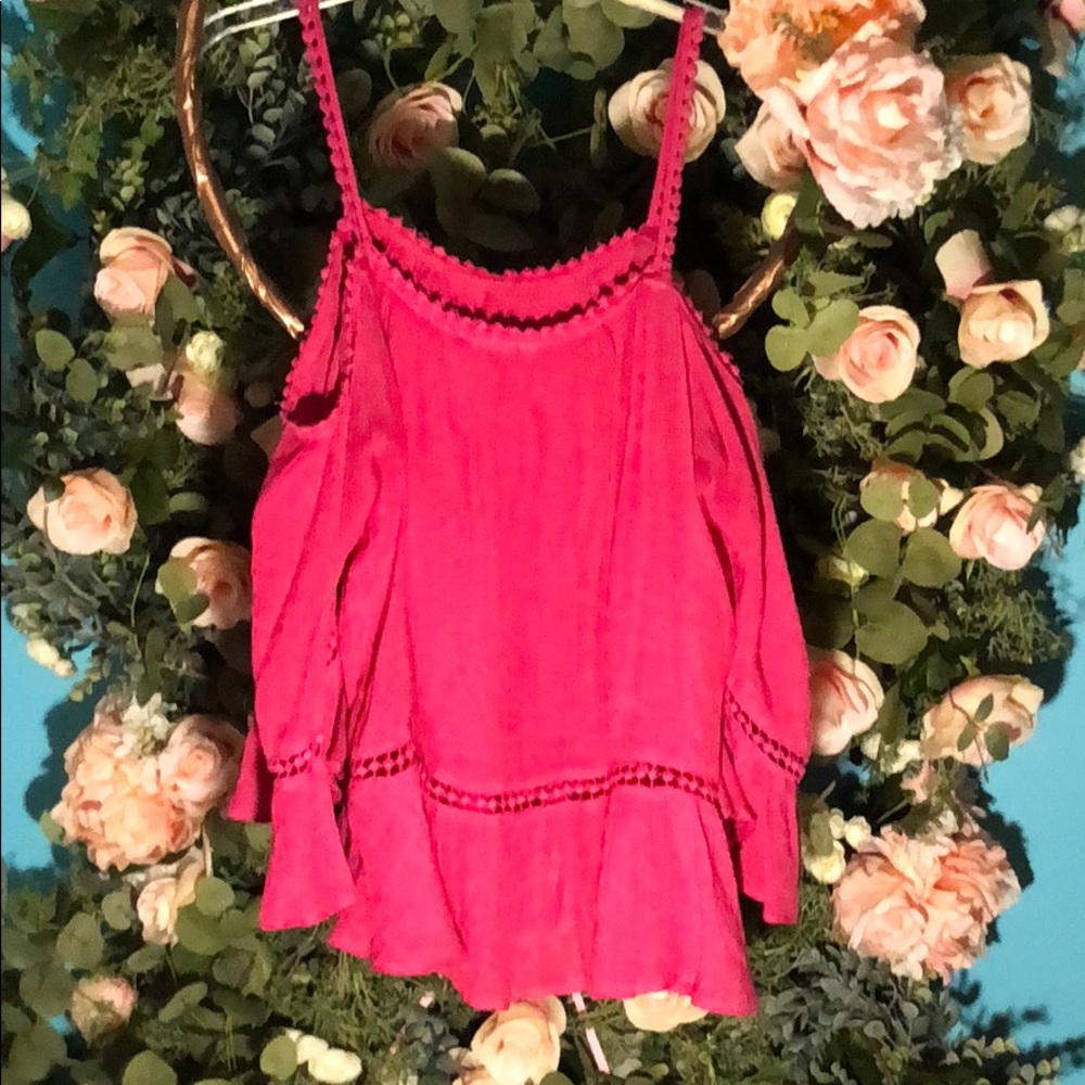 Cold shoulder top!